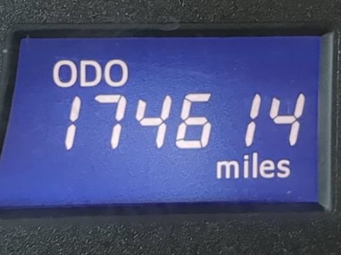 Used 2012 Toyota Camry LE FWD image 27