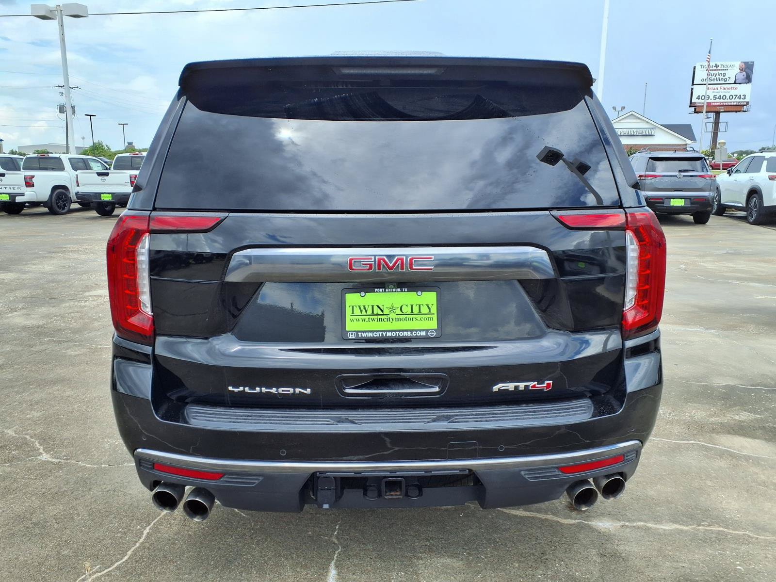 Used 2023 GMC Yukon AT4 AWD/4WD image 4