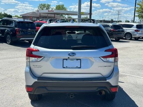 Used 2019 Subaru Forester Premium AWD/4WD image 6