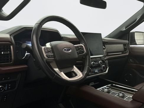 Used 2022 Ford Expedition Max Limited image 7