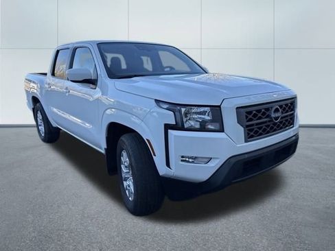 Certified 2024 Nissan Frontier SV w/ SV Convenience Package image 2