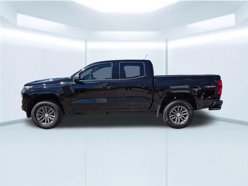 Used 2025 Chevrolet Colorado LT w/ LT Convenience Package AWD/4WD image 2