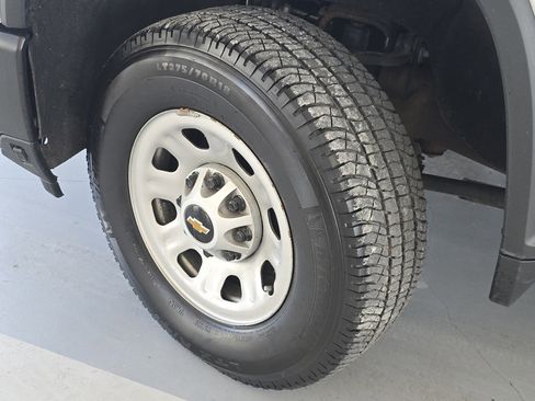 Used 2024 Chevrolet Silverado 3500 W/T image 10