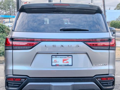 Used 2023 Lexus LX 600 4WD w/ Luxury Package image 26