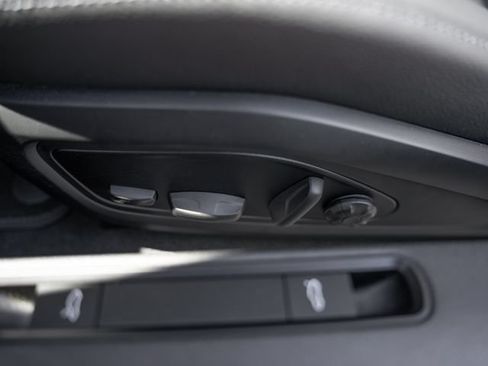 Certified 2025 Porsche 911 Carrera RWD image 21