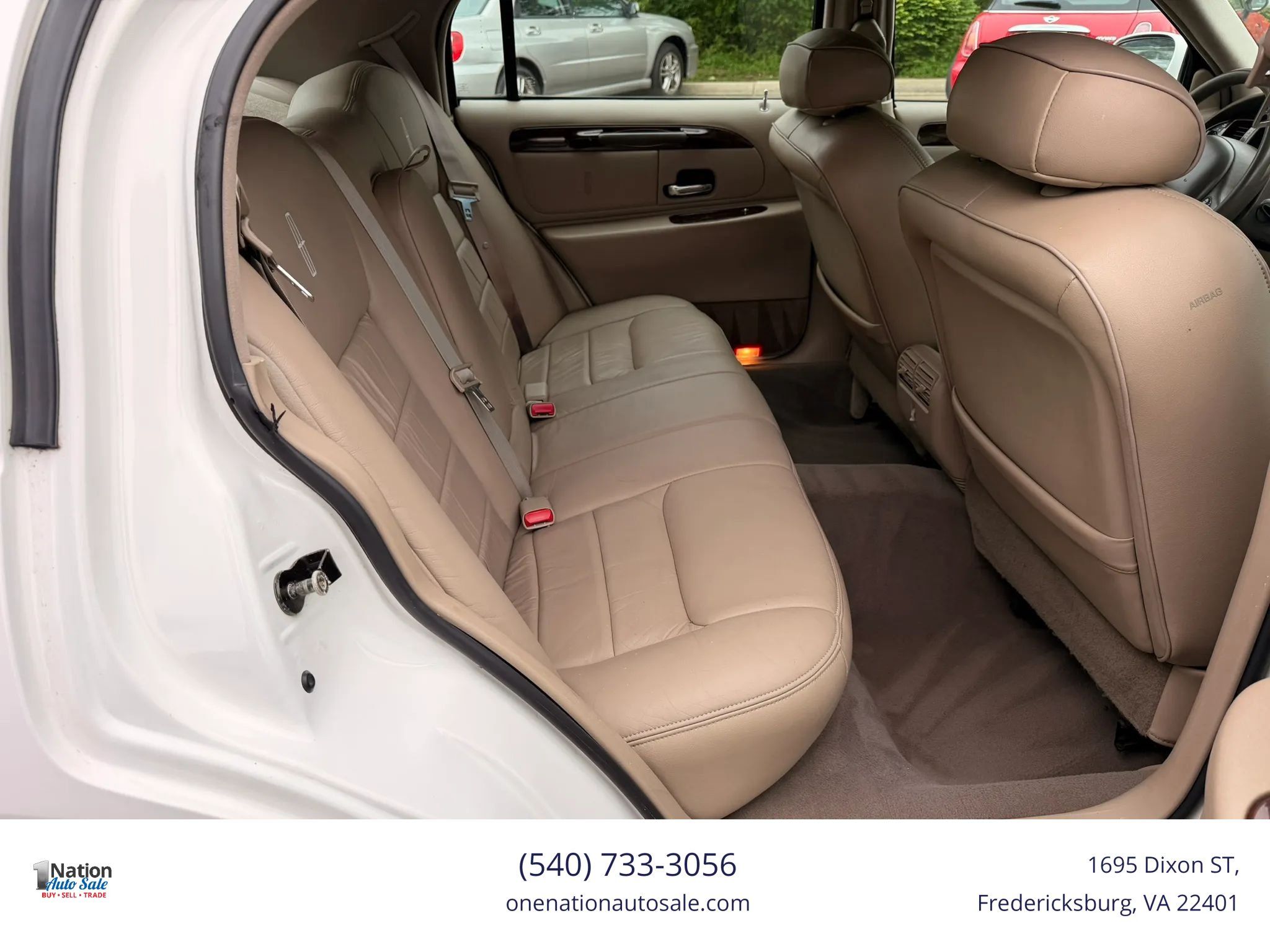 Used 1999 Lincoln Town Car Signature RWD image 17