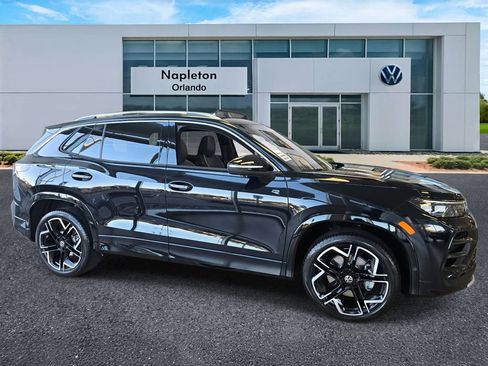 New 2026 Volkswagen Tiguan SEL R-Line image 3