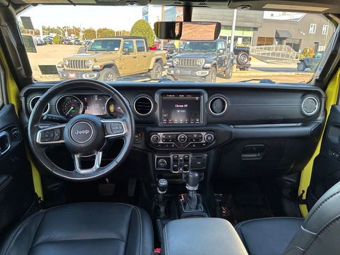 Used 2023 Jeep Wrangler Unlimited Sahara w/ Cold Weather Group image 13