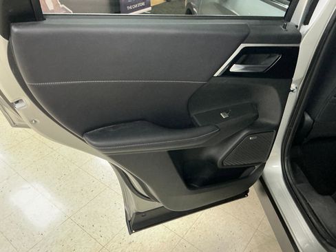 Used 2025 Mitsubishi Outlander AWD image 20