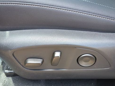 Certified 2026 Chevrolet Traverse LT FWD image 35