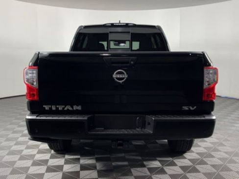 Used 2024 Nissan Titan SV w/ SV Convenience Package image 8