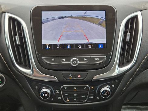 Used 2024 Chevrolet Equinox Premier image 18