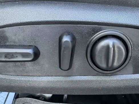 Used 2020 Chevrolet Equinox LT w/ Driver Convenience Package image 47