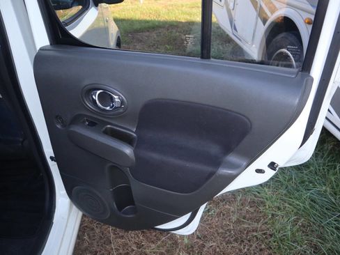 Used 2012 Nissan Cube 1.8 S w/ Indigo Limited Edition Pkg FWD image 14