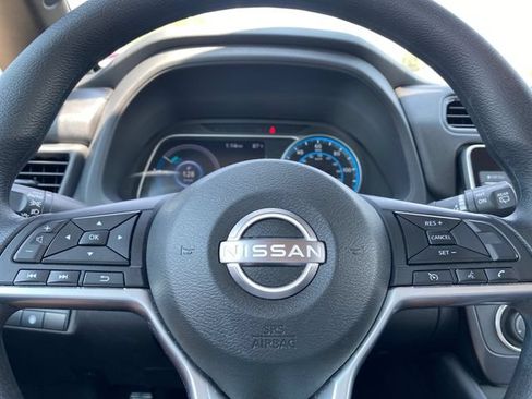 Certified 2025 Nissan Leaf S FWD image 15
