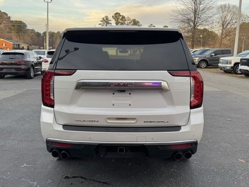 Used 2021 GMC Yukon Denali w/ Denali Premium Package image 6