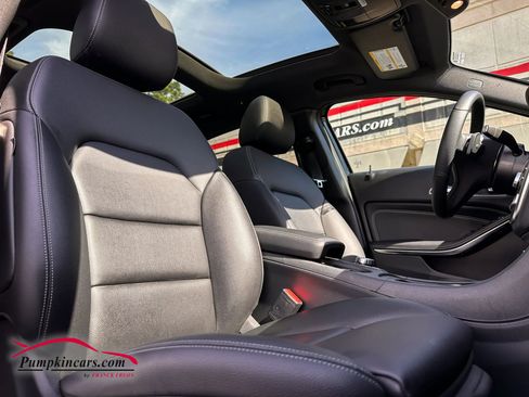 Used 2019 Mercedes-Benz GLA 250 4MATIC image 19