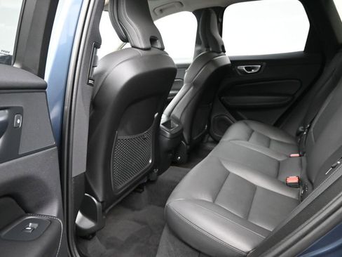 Used 2025 Volvo XC60 B5 Plus AWD/4WD image 15
