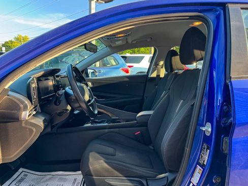 Used 2022 Hyundai Elantra SEL w/ Convenience Package FWD image 15