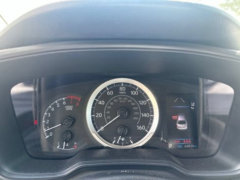 Used 2020 Toyota Corolla LE FWD image 12