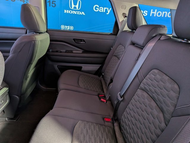 Used 2023 Nissan Pathfinder S AWD/4WD image 17