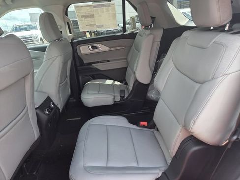 New 2026 Ford Explorer Active w/ Active Comfort Package RWD image 16