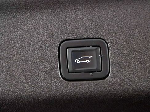 Used 2021 Chevrolet Suburban RST w/ Luxury Package AWD/4WD image 35