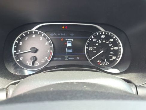Used 2025 Nissan Frontier SV RWD image 17