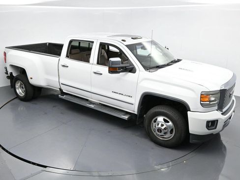 Used 2016 GMC Sierra 3500 Denali w/ Duramax Plus Package AWD/4WD image 40