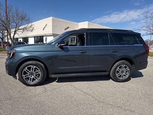 Used 2025 Ford Expedition Active image 6