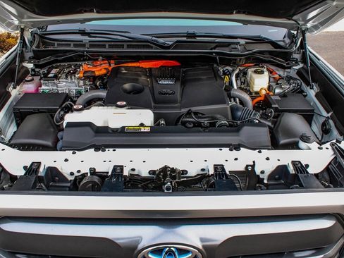 Used 2024 Toyota Tundra Limited image 41