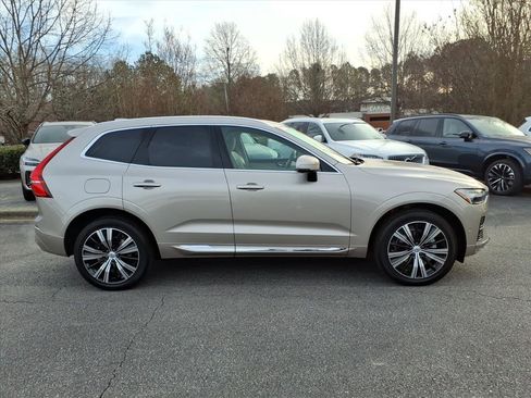 Used 2023 Volvo XC60 B5 Plus w/ Climate Package image 2