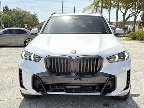 New 2026 BMW X5 xDrive40i w/ M Sport Package AWD/4WD image 8