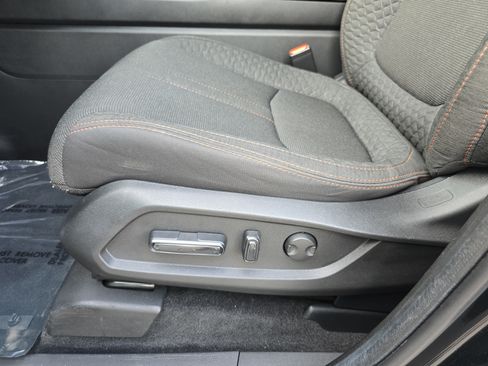 Used 2025 Honda Pilot Sport image 29