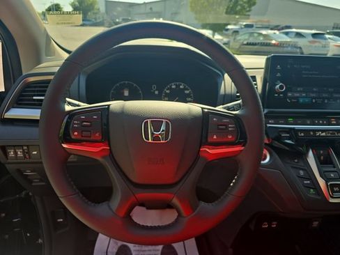 Used 2026 Honda Odyssey EX-L image 18