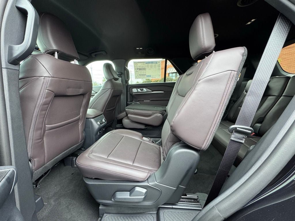 New 2026 Ford Explorer Platinum RWD image 8