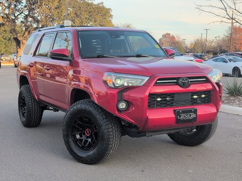 Used 2022 Toyota 4Runner SR5 image 1