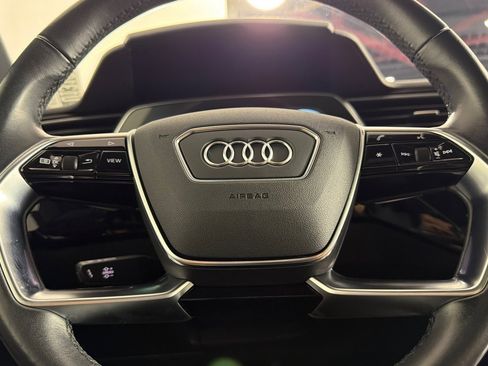Used 2022 Audi e-tron Premium image 23
