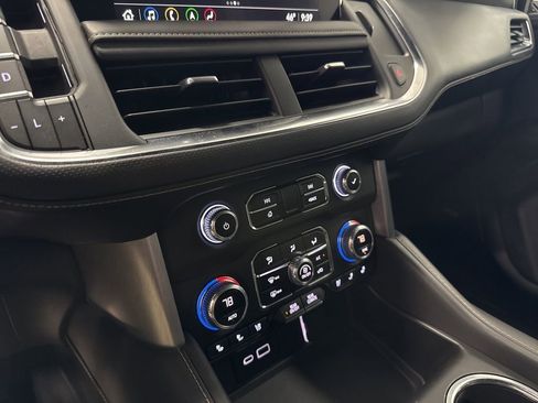 Used 2021 GMC Yukon XL SLT w/ SLT Premium Package image 20