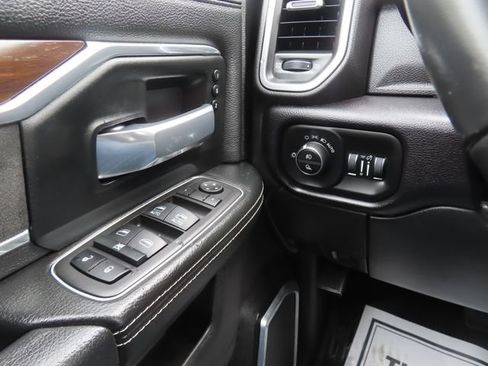 Used 2022 RAM 3500 Laramie AWD/4WD image 32