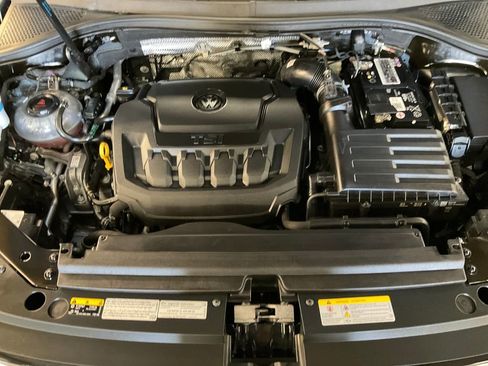 Used 2022 Volkswagen Tiguan SE R-Line image 10