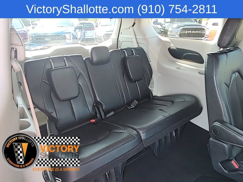 Certified 2022 Chrysler Pacifica Touring-L FWD image 40