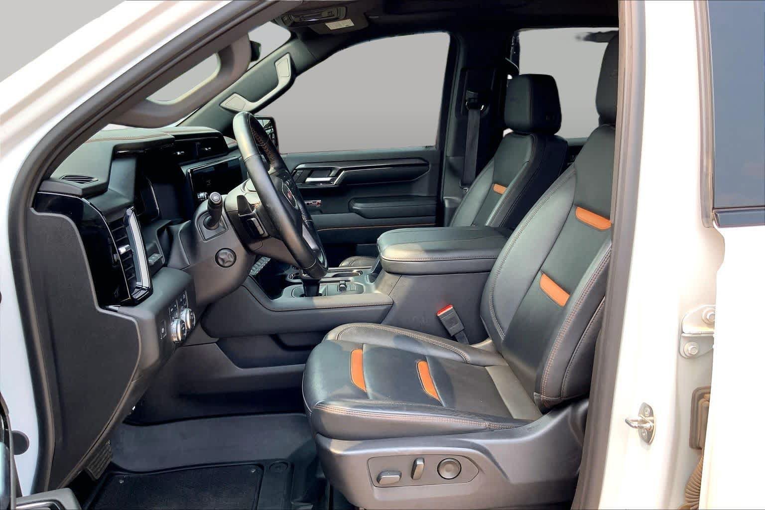 Used 2024 GMC Sierra 1500 AT4 w/ Technology Package AWD/4WD image 7