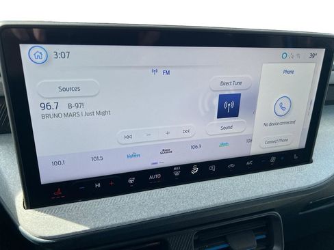 Used 2025 Ford Maverick XLT w/ Equipment Group 301A image 14