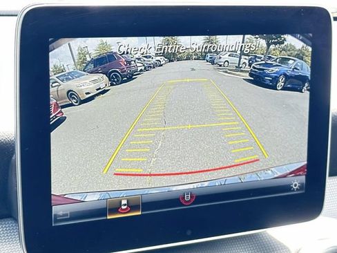 Used 2019 Mercedes-Benz GLA 250 4MATIC image 19