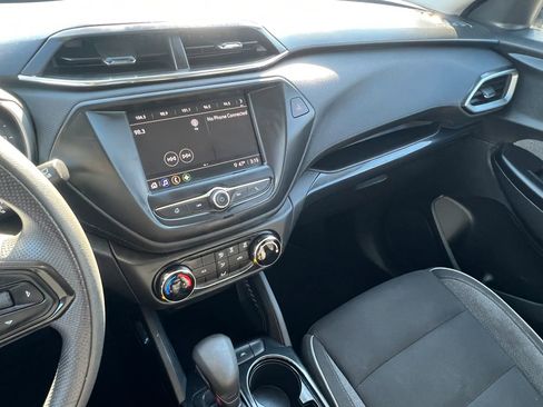Used 2021 Chevrolet TrailBlazer LS FWD image 17