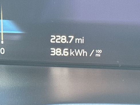 Used 2023 Volvo C40 P8 Recharge Ultimate w/ Protection Package Premier image 19