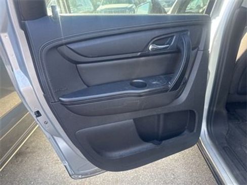 Used 2016 Chevrolet Traverse LT image 10