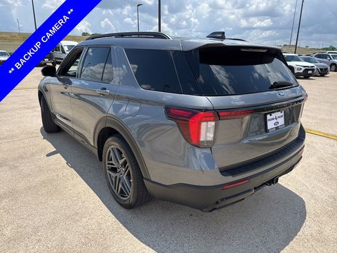 Used 2025 Ford Explorer ST-Line w/ Premium Package RWD image 8