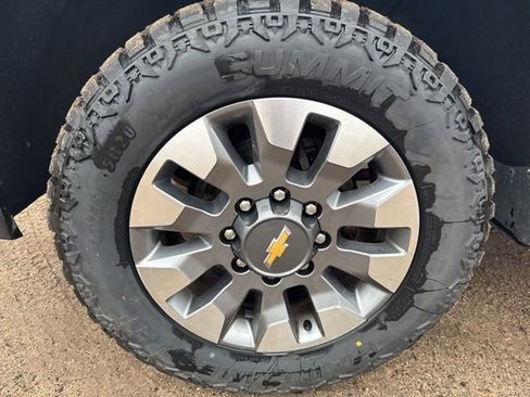 Used 2021 Chevrolet Silverado 2500 Custom w/ Custom Value Package image 11